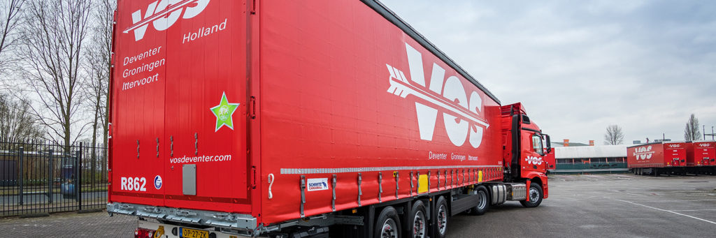 Vrachtwagen voor het transport naar Engeland